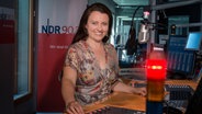 Frauke Reinig im Studio von NDR 90,3. © NDR Foto: Marco Peter
