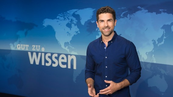 Moderator Tim Berendonk im Tagesschau24-Studio  