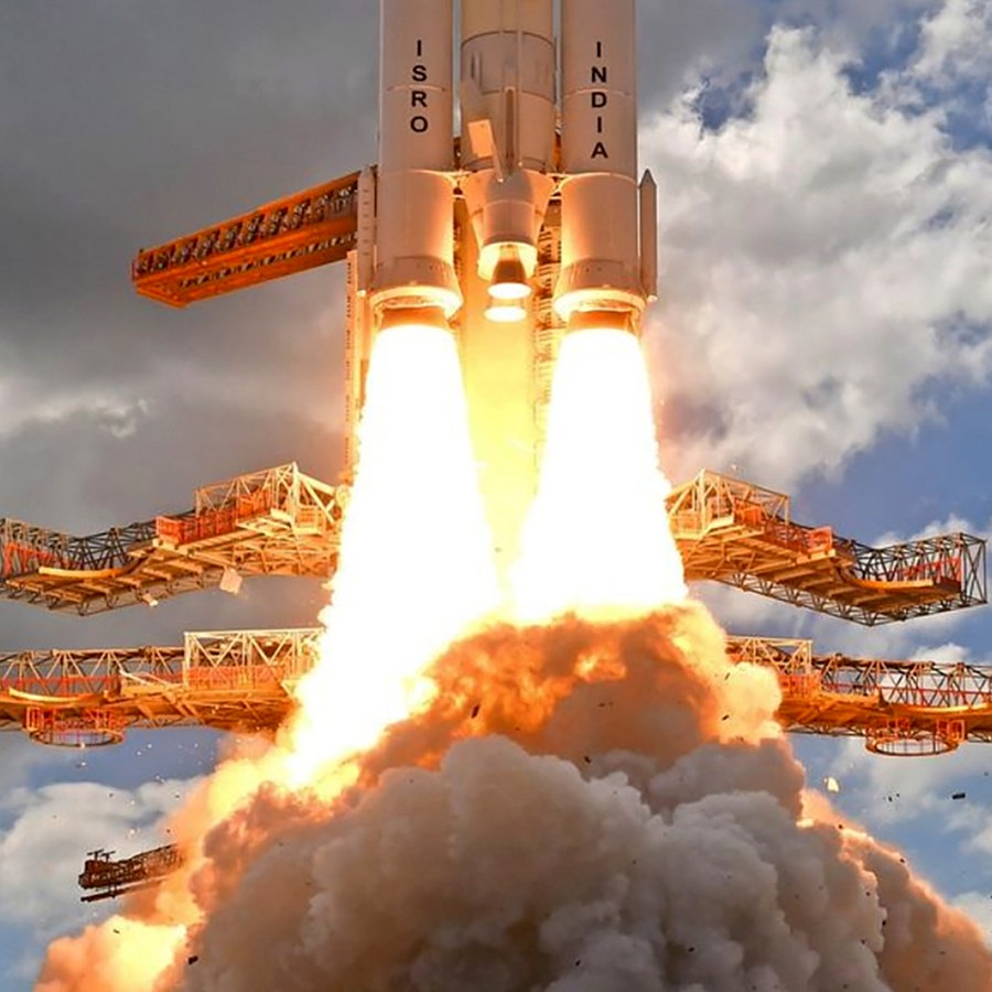 Das indische Raumschiff «Chandrayaan-3», was in Sanskrit "Mondfahrzeug" bedeutet, hebt ab. © picture alliance/dpa/Indian Space Research Organization/AP 