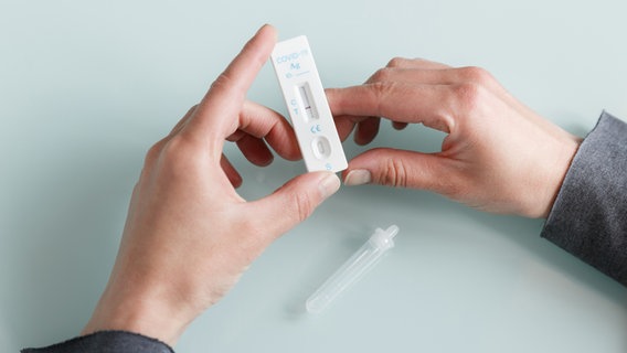 Ein Corona-Antigen-Test mit Ergebnis "ungültig". Ein Corona-Antigen-Test mit Ergebnis "ungültig". © Colourbox Foto: Vladimir G
