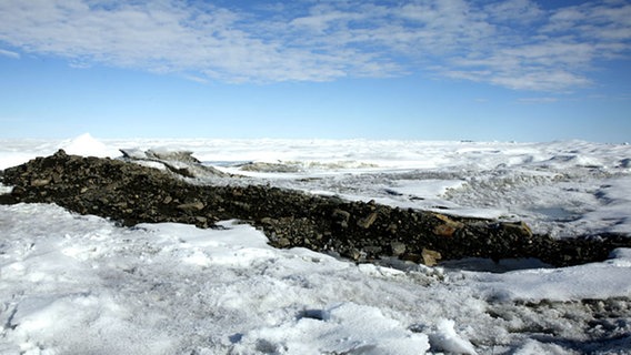 2008 Ultima Thule, teilweise von Eis bedeckt © NDR Foto: Peter von Sassen