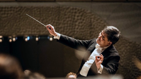 Das NDR Elbphilharmonie Orchester unter der Leitung von Alan Gilbert. © Peter Hundert Foto: Peter Hundert