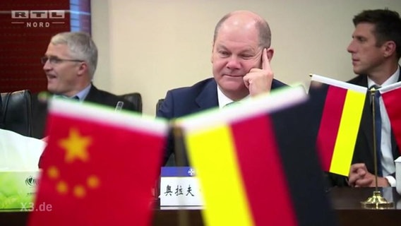 Olaf Scholz in China.  