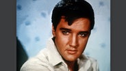 Der US-amerikanische Musiker Elvis Presley (undatiertes Archivbild). © picture alliance/dpa/UPI Foto: UPI