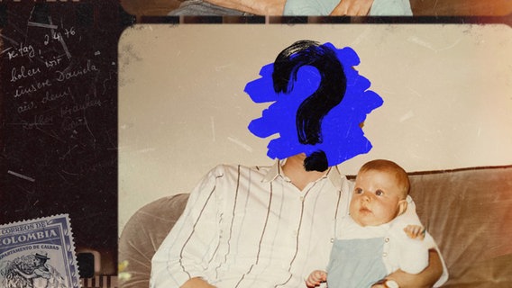 Eine Person, deren Gesicht von einem blauen Klecks und einem schwarzen Fragezeichen verdeckt wird, sitzt auf der Couch und hält ein Baby im Arm. © Benjamin Kahlmeyer 