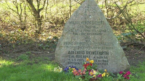 Der Grabstein von Heinz Reinefarth und seinen Angehörigen in Keitum auf Sylt.  