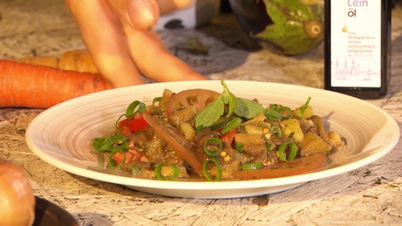 Lauwarmer Auberginen-Salat  