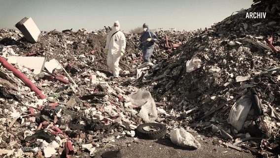 Ein Archivbild der illegalen Mülldeponie von Güstrow. © Screenshot 
