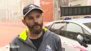Der Australier Luke Barnden im Interview vor dem Marathon in Lübeck. © Screenshot 