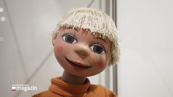 Eine Puppe aus der Boy Lornsen Ausstellung. © Screenshot 