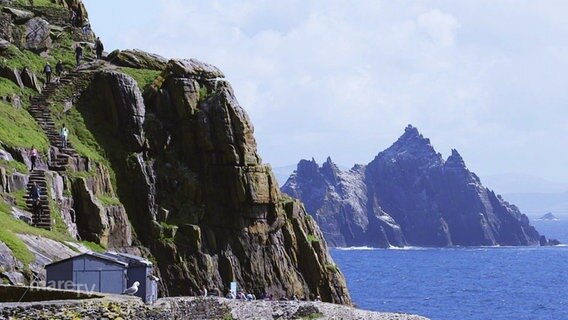 Felsklippen an der irischen Küste © Screenshot 