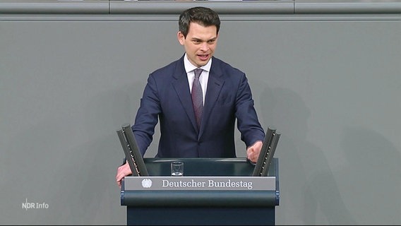 Christoph Ploß (CDU) spricht im Bundestag. © Screenshot 