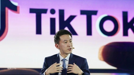 Zhang Yiming, CEO von TikTok, bei einer Rede © Screenshot 