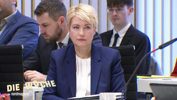 Ministerpräsidentin Manuela Schwesig im Schweriner Landtag. © Screenshot 