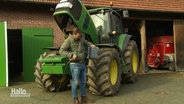 Landwirt Felix Müller mit seinem Traktor. © Screenshot 