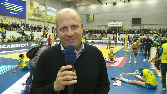 Reporter Tobias Blanck. © Screenshot 
