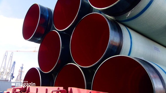 Die Rohre für die Pipeline liegen bereit © Screenshot 