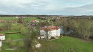 Blick aus der Vogelperspektive auf das Schloss in Wedendorf © Screenshot 