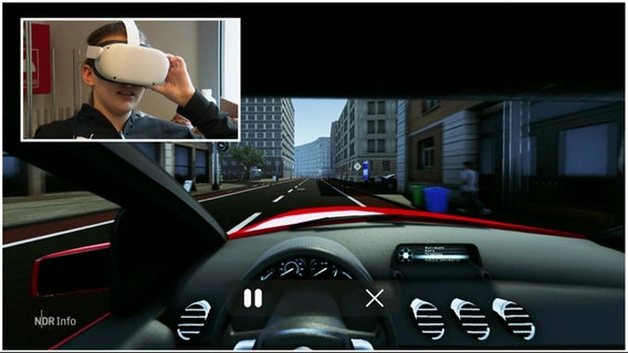 Ein Kind mit einer VR-Brille und eine Animation aus dem Straßenverkehr. © Screenshot 