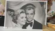 Eine alte schwarz-weiß Aufnahme des Ehepaars Tiller und Giller. © Screenshot 