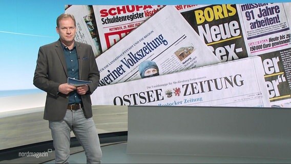 Thilo Tautz moderiert im Nordmagazin einen Beitrag über die Schließung der OZ-Druckerei an. © Screenshot 