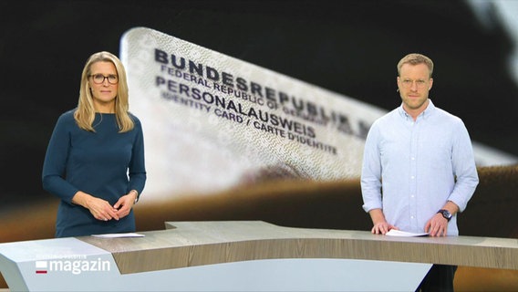 Gabi Lüeße und Henrik Hansens moderieren das Schleswig-Holstein Magazin um 19:30 Uhr. © Screenshot 