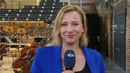 Reporterin Claudia Krüger berichtet von den MV Festspielen. © Screenshot 
