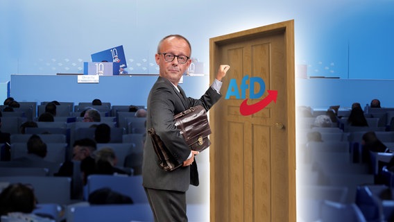 CDU-Vorsitzender Friedrich Merz klopft an eine Tür mit einem AfD-Logo. (extra 3 vom 03.08.2023 im Ersten) © NDR 