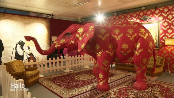 Ein Elefant in der Banksy Ausstellung. © Screenshot 