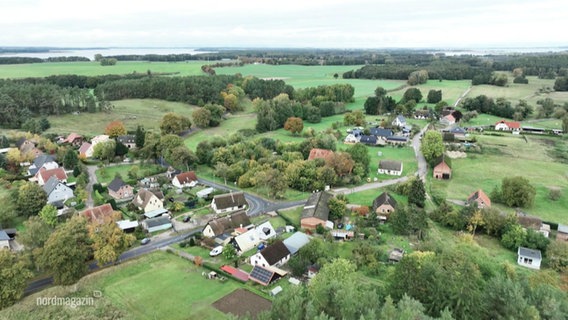 Das Dorf Suckow aus der Luft betrachtet. © Screenshot 