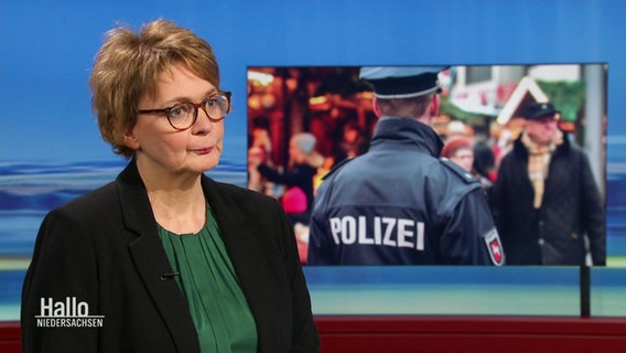 Ministerin Daniela Behrens im Gespräch im Studio. © Screenshot 