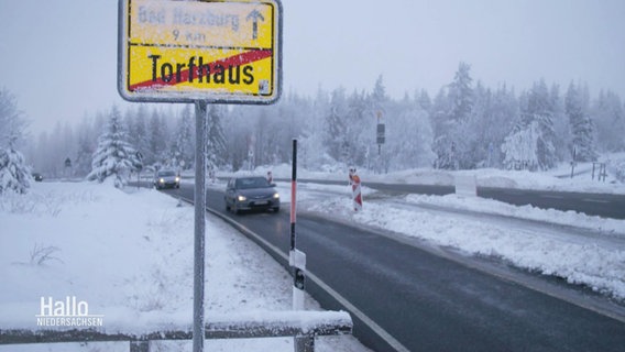 Die Bundesstraße von Torfhaus Richtung Bad Harzburg im Schnee. © Screenshot 