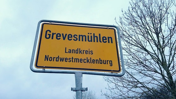 Ortsschild der Stadt Grevesmühlen © Screenshot 