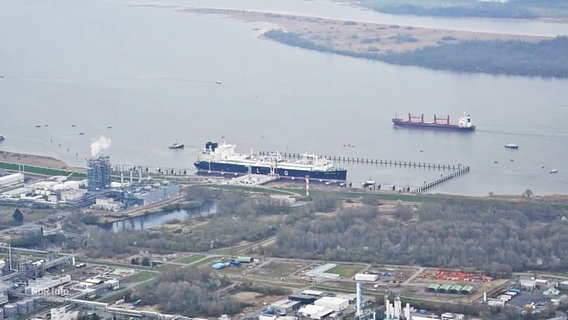 Der Industriepark in Stade aus der Luft betrachtet. © Screenshot 