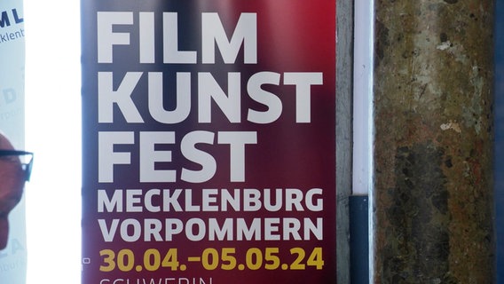 Ein Plakat des Filmkunstfestes Schwerin. © Screenshot 