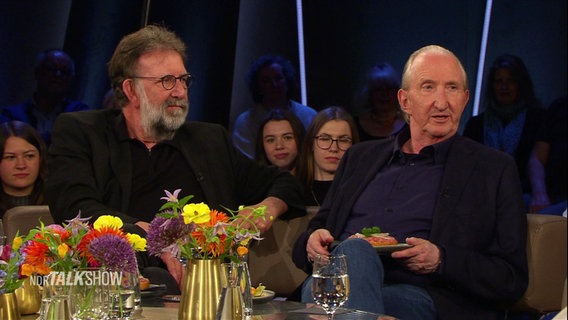 Mike Krüger und Jens-Olaf Nuckel in der NDR Talk Show © Screenshot 
