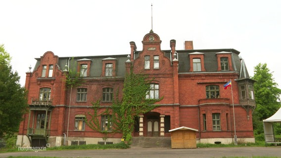 Das Schloss Raben Steinfeld von außen. © Screenshot 