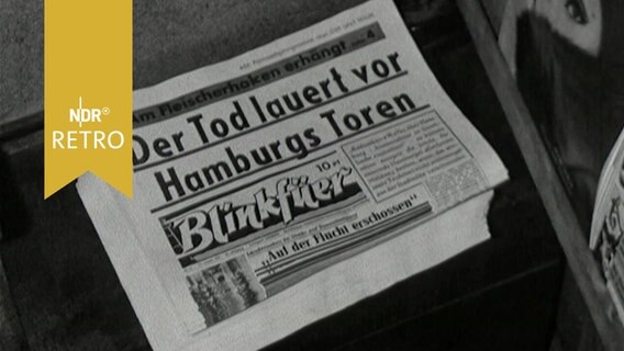 Stapel der KPD-nahen Wochenzeitung "Blinkfüer" 1961  