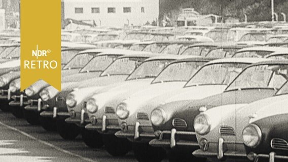 Reihen dicht geparkter Autos (1964)  