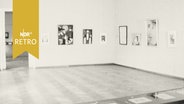Ausstellungsraum im Landesmuseum Oldenburg 1951 mit Bildern des Expressionisten Fritz Stuckenberg  