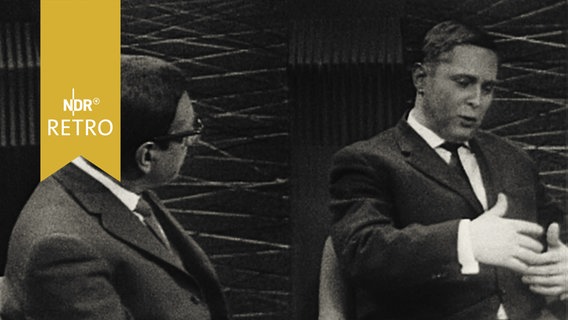 Diskussionsteilnehmer im Studio in der Sendung "Diesseits und jenseits der Zonengrenze" 1962  