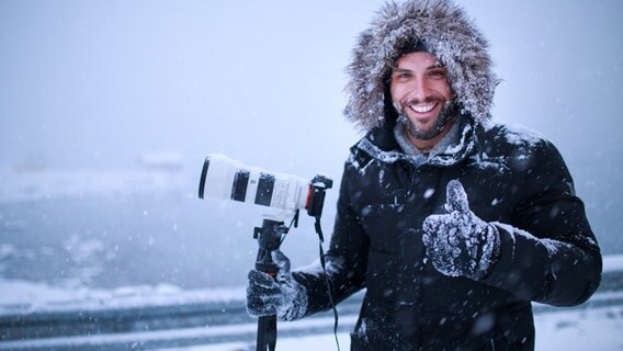 Der Abenteuerfotograf Benjamin Jaworskyj bei Fotoaufnahmen in Norwegen  Foto: Benjamin Jaworskyj