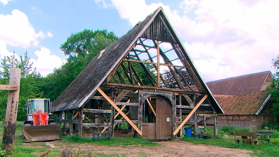 Eine 300 Jahre alte Fachwerkkate bei Quakenbrück wird komplett saniert. © NDR/MfG Film/Petra Peters 