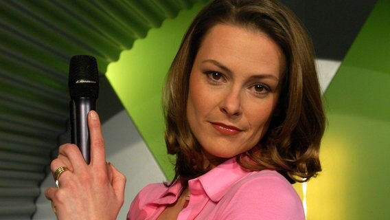 Anja Reschke moderierte "extra 3" von 2004 - 2008 als Vertretung von Thomas Pommer und Tobi Schlegl. © NDR/www.image-point.de 