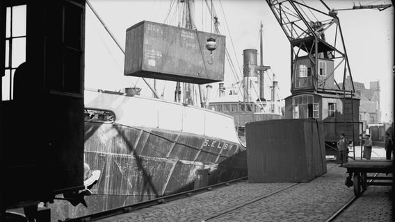 Historische Aufnahme aus dem Hamburger Hafen © privat 