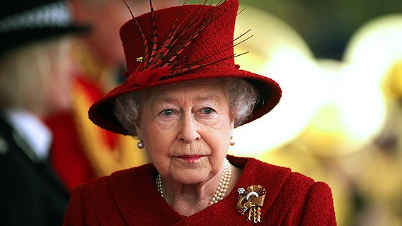 Porträt der britischen Königin Elizabeth II. aus dem Jahr 2010 © Picture-Alliance / Photoshot 