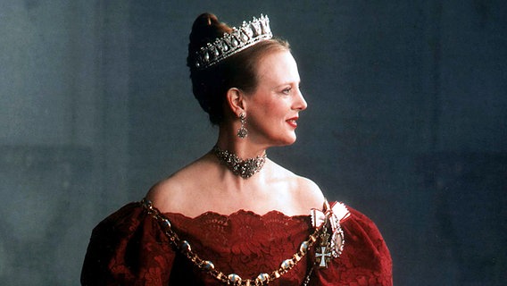 Offizielles Porträt von Königin Margrethe II. aus dem Jahr 1999 © Picture-Alliance / dpa / 