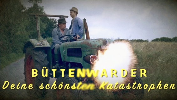 Brakelmann und Adsche sitzen auf dem Fendt Farmer 2, aus dem Motor kommen Blitze. © NDR 