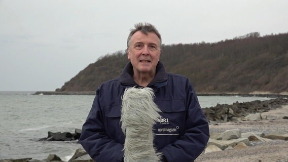 Uwe Ulbrich präsentiert das Wetter für den 23. März 2023 © NDR 