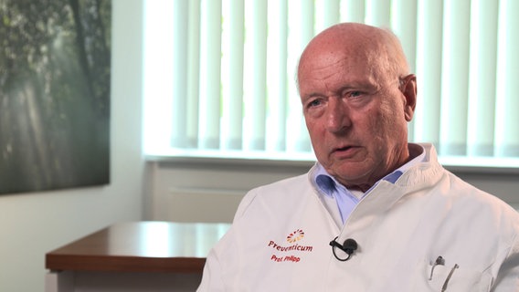 Professor Thomas Philipp von der Universität Essen sind die Nachweispflichten bei der Dialyse zu lasch. © NDR 